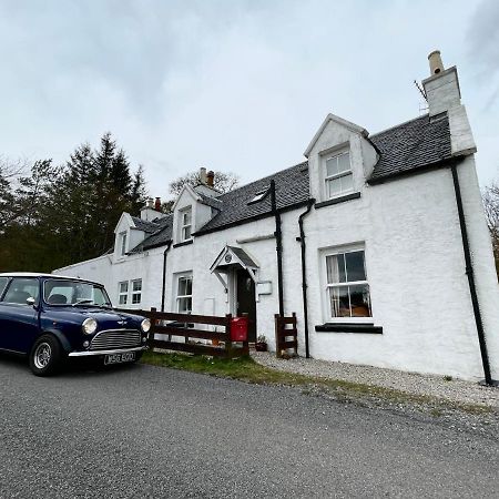 1 Keepers Cottage Skeabost Bridge Isle Of Skye Exteriör bild